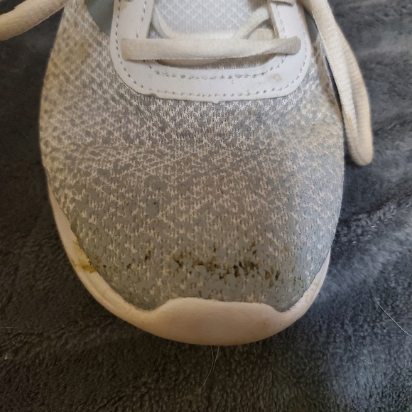 Tennis Shoes - Picture 6 of 7